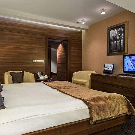 Rado Resort Spa & Wellness เมียเลส ภายนอก รูปภาพ