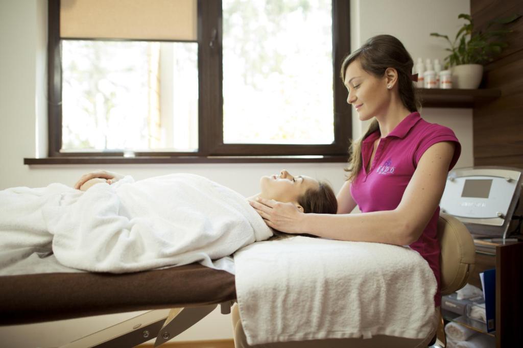 Rado Resort Spa & Wellness เมียเลส ภายนอก รูปภาพ
