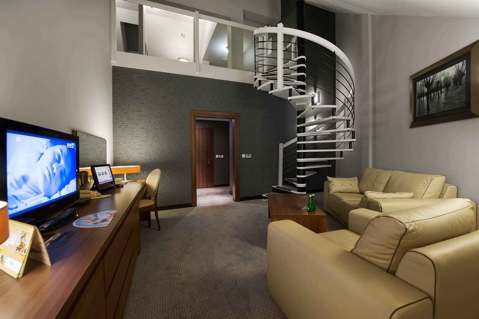 Rado Resort Spa & Wellness เมียเลส ภายนอก รูปภาพ
